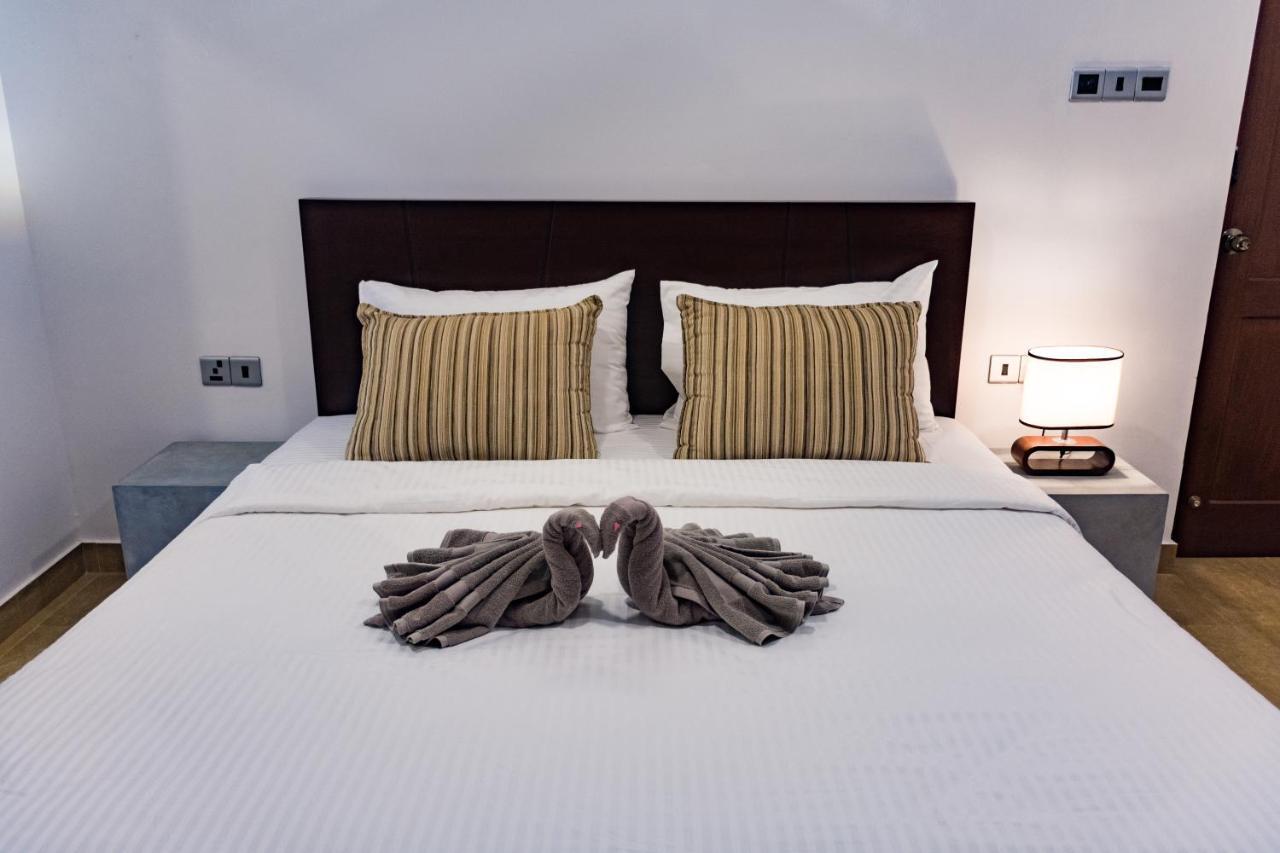 Bony'S Holiday Inn Негомбо Экстерьер фото