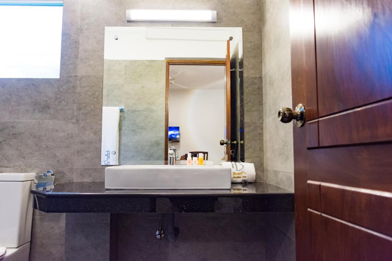 Bony'S Holiday Inn Негомбо Экстерьер фото